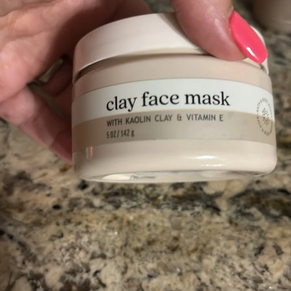 Bath & Body Works Set NWT Clay Mask 5 oz and Exfoliating face wash 4 oz